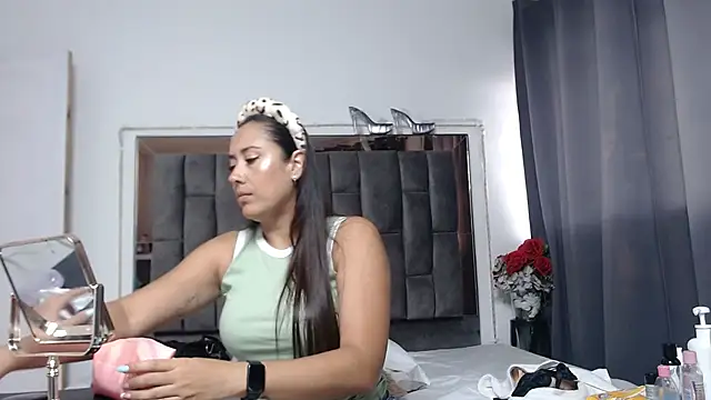 Snapshot of Salmma_Milf chatting on 04/17/26, 11:57 Salmma Milf online show from 04/17/26, 11:57