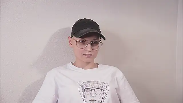 EstherKoltz online show from 10/18/25, 10:38