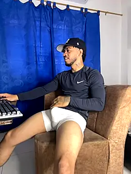 Kylian Alessandro online show from 10/31/25, 11:55