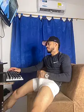 Kylian Alessandro online show from 11/18/25, 12:16