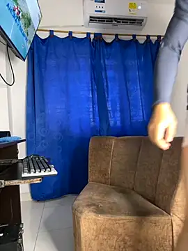 Kylian Alessandro online show from 11/20/25, 01:44