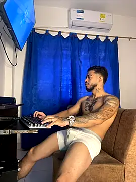 Kylian Alessandro online show from 11/30/25, 04:33