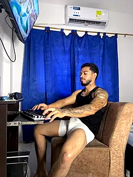 Kylian Alessandro online show from 12/20/25, 06:26