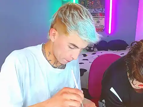 Latin boysxxxx online show from 10/27/25, 02:59