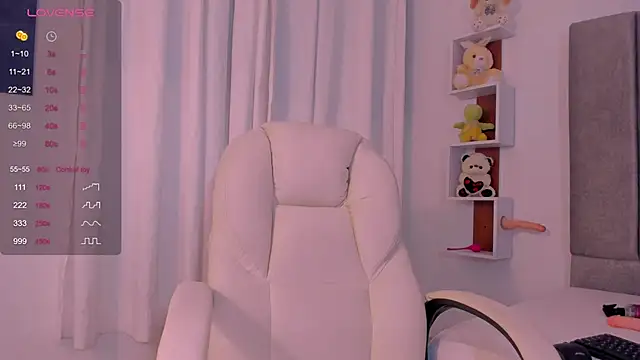 Miaa Star1 online show from 10/20/25, 01:11