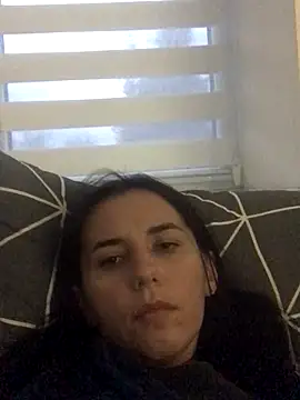 Snapshot of oliviya_mur chatting on 10/18/25, 03:35 oliviya mur online show from 10/18/25, 03:35