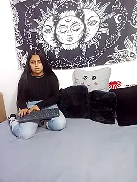 abby n emily online show from 11/07/25, 12:16