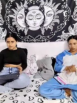 abby n emily online show from 05/01/26, 01:16