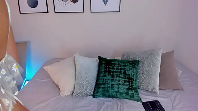 AilanaCortes online show from 12/19/25, 12:23