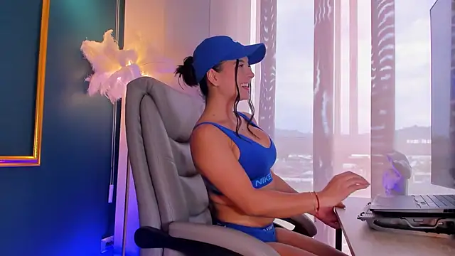 Rashel Frost  online show from 04/28/26, 07:41