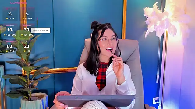 Rashel Frost  online show from 04/30/26, 06:36