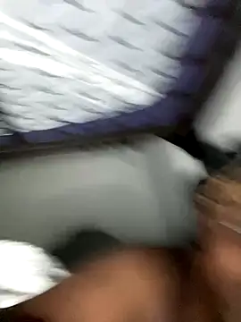 Snapshot of Desireexoxo chatting on 10/27/25, 03:21 Desireexoxo online show from 10/27/25, 03:21