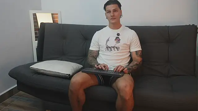 Dominick walker online show from 10/31/25, 11:39