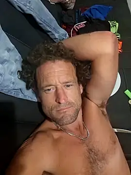 Snapshot of shainnfk chatting on 10/15/25, 04:07 shainnfk online show from 10/15/25, 04:07