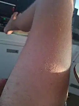 Snapshot of shainnfk chatting on 11/14/25, 07:23 shainnfk online show from 11/14/25, 07:23