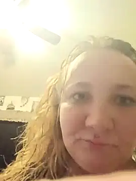 Snapshot of thick_thighs6969 chatting on 10/16/25, 05:30 thick thighs6969 online show from 10/16/25, 05:30