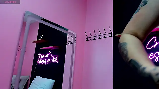 JuliethCruz  online show from 01/14/26, 08:36