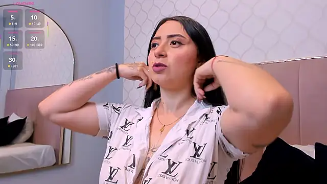 JuliethCruz  online show from 03/12/26, 05:41