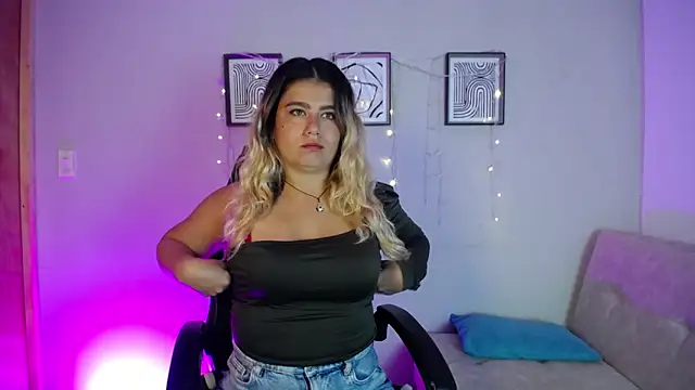 Sweet Bella Valery online show from 04/01/26, 12:06