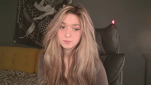 Snapshot of BellaSink chatting on 05/19/26, 11:11 BellaSink online show from 05/19/26, 11:11