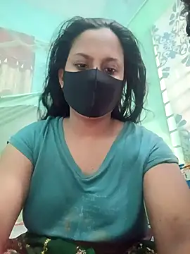 Snapshot of Couplex100 chatting on 10/15/25, 01:06 Couplex100 online show from 10/15/25, 01:06