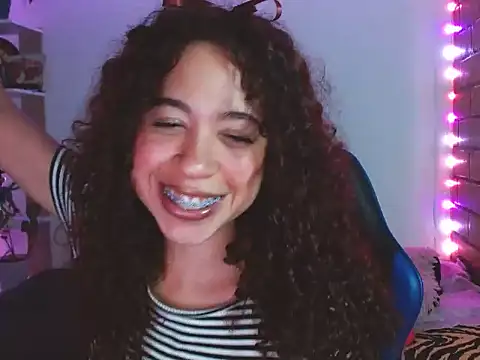 Medussa3033 online show from 04/20/26, 05:21