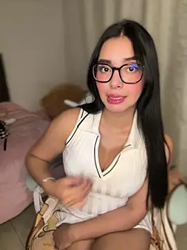 MiaSofia   online show from 02/27/26, 04:45