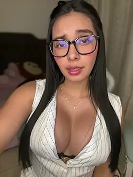 MiaSofia   online show from 04/12/26, 04:28