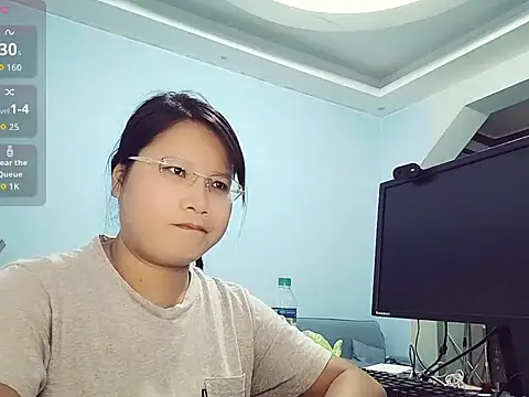 Snapshot of Rose-128 chatting on 10/29/25, 08:16 Rose-128 online show from 10/29/25, 08:16