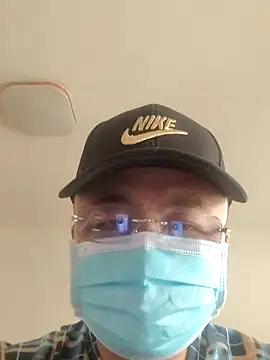 caige8888 online show from 10/18/25, 07:09