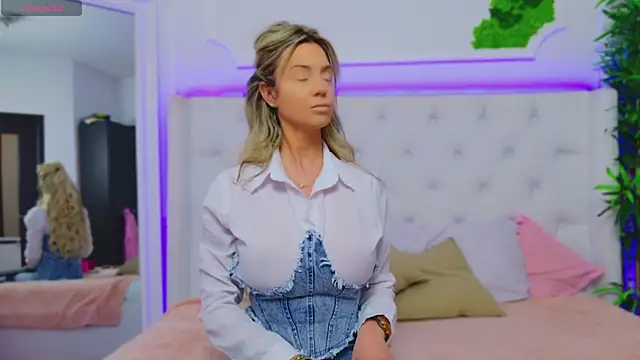 AriannaSins online show from 01/16/25, 01:47