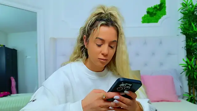 AriannaSins online show from 01/21/25, 01:00