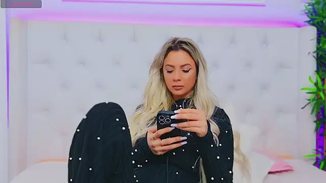 AriannaSins online show from 01/24/25, 07:49