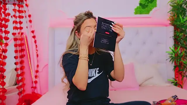 AriannaSins online show from 02/06/25, 01:54