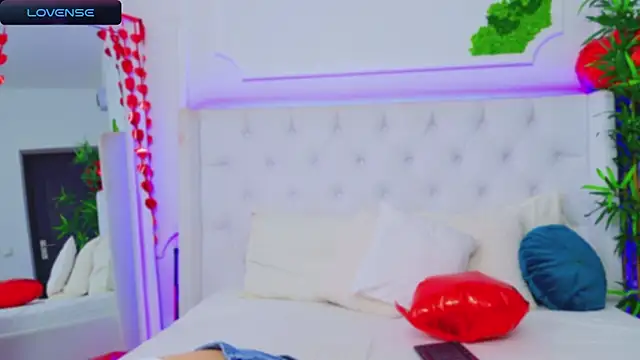 AriannaSins online show from 02/18/25, 01:33