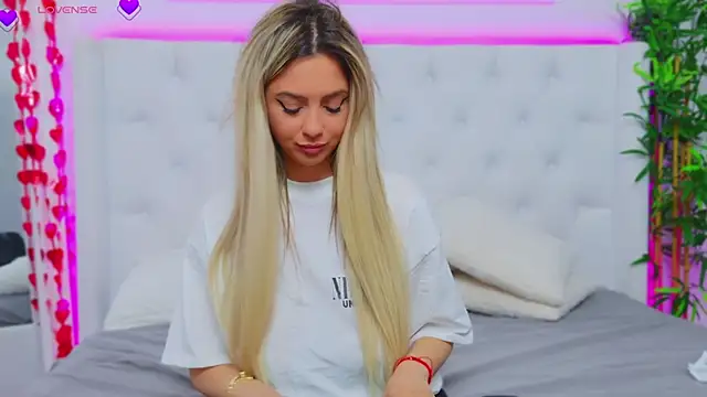 AriannaSins online show from 03/12/25, 07:49