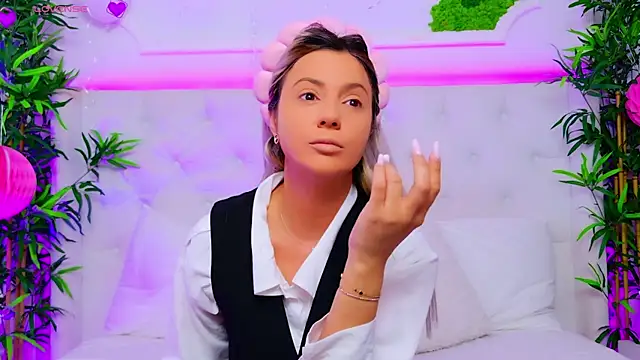 AriannaSins online show from 09/18/25, 12:07