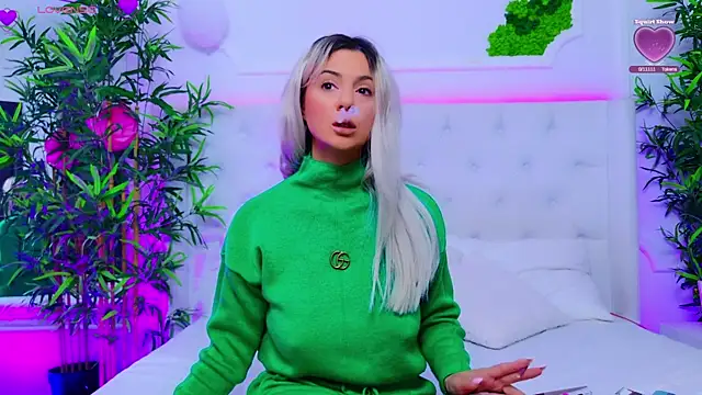 AriannaSins online show from 09/30/25, 12:21