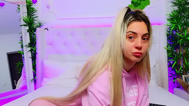 AriannaSins online show from 12/01/25, 01:16