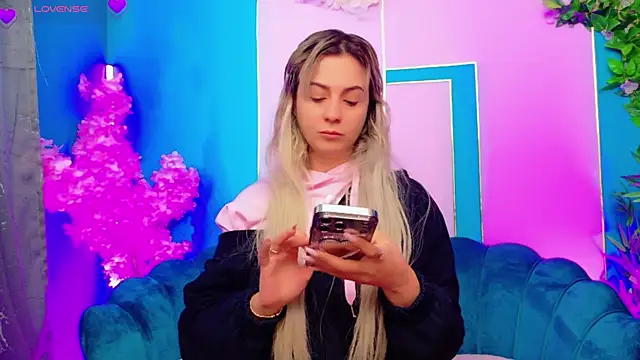 Snapshot of AriannaSins chatting on 05/16/26, 03:58 AriannaSins online show from 05/16/26, 03:58