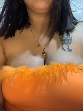 Snapshot of MommyHot22 chatting on 10/16/25, 05:52 MommyHot22 online show from 10/16/25, 05:52