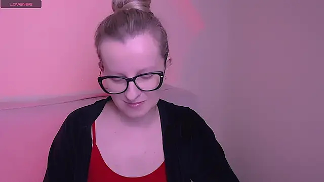 AllaLeomz online show from 11/21/25, 06:45