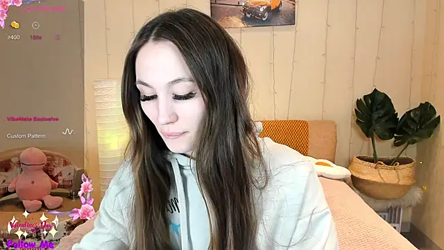 Snapshot of honeybuns_lizzy chatting on 02/16/26, 12:07 honeybuns lizzy online show from 02/16/26, 12:07