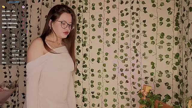 DaisyhotSunnyy online show from 10/17/25, 03:25