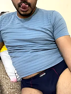 Handsome8677 online show from 01/06/26, 07:56