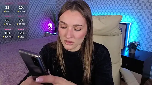 Snapshot of EmmySecret chatting on 10/21/25, 07:03 EmmySecret online show from 10/21/25, 07:03