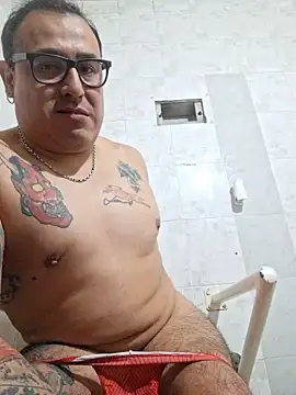 Snapshot of Rueditasss chatting on 07/15/26, 02:28 Rueditasss online show from 07/15/26, 02:28
