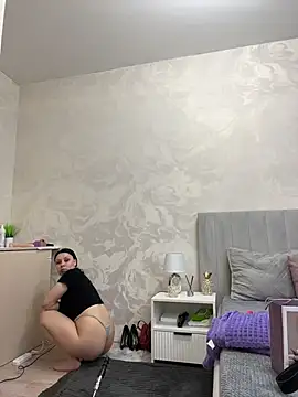 Snapshot of ChloeBrut chatting on 06/04/26, 12:05 ChloeBrut online show from 06/04/26, 12:05