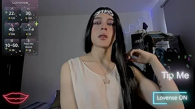 Snapshot of Lyric_Mirage chatting on 10/30/25, 02:29 Lyric Mirage online show from 10/30/25, 02:29