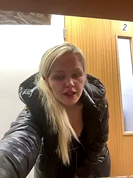 CherryXOX- online show from 10/27/25, 01:59